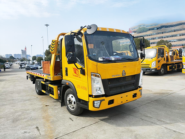 重汽豪沃國六藍(lán)牌清障車