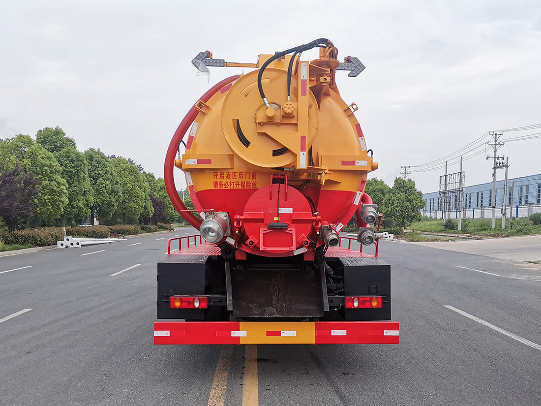 東風(fēng)天龍后雙橋23方清洗吸污車(chē)